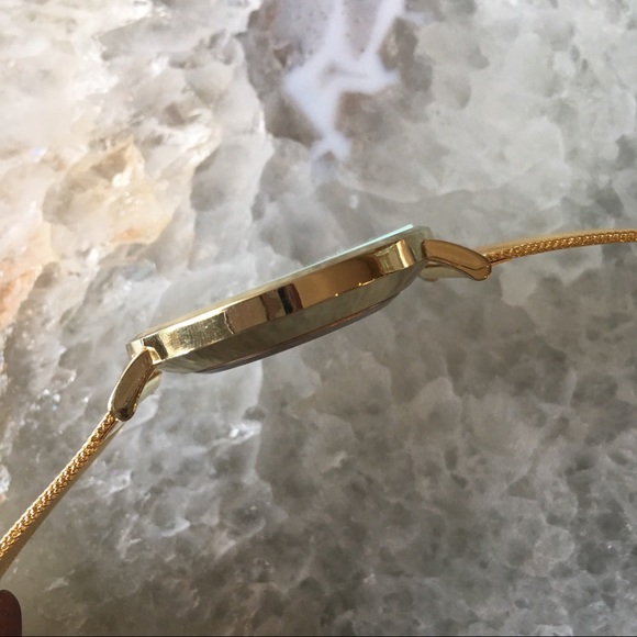 Minimalist Marble Gold Luxury Watch - Picture 5 of 7